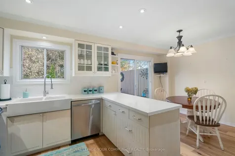 106 Seaton Drive Aurora ON L4G 3X1