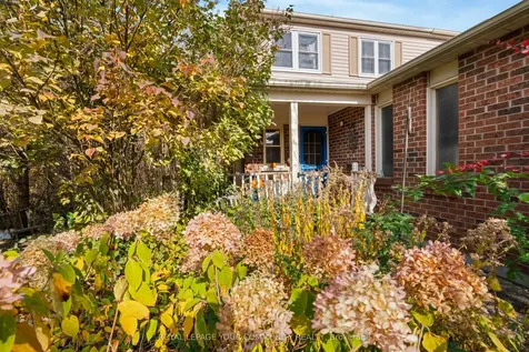 106 Seaton Drive Aurora ON L4G 3X1