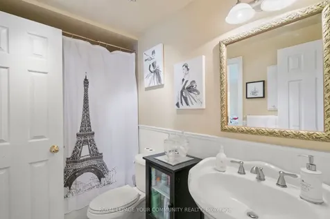 106 Seaton Drive Aurora ON L4G 3X1