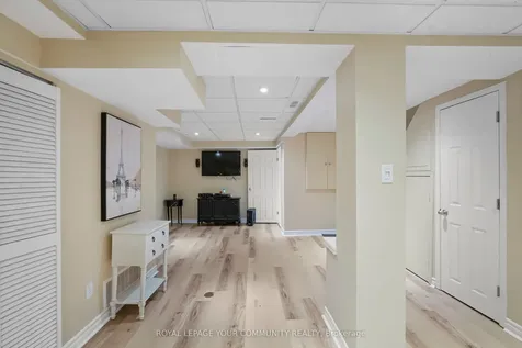 106 Seaton Drive Aurora ON L4G 3X1