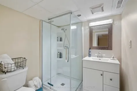 106 Seaton Drive Aurora ON L4G 3X1