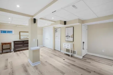 106 Seaton Drive Aurora ON L4G 3X1