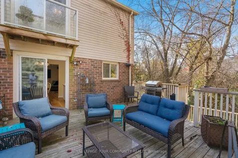 106 Seaton Drive Aurora ON L4G 3X1