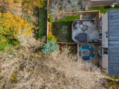 106 Seaton Drive Aurora ON L4G 3X1