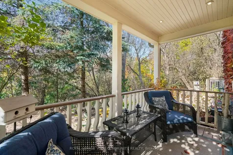 106 Seaton Drive Aurora ON L4G 3X1