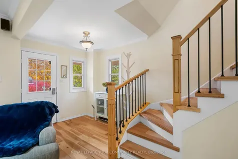 106 Seaton Drive Aurora ON L4G 3X1