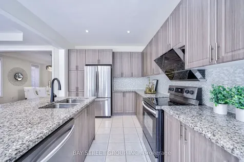 68 Homer Crescent Aurora ON L4G 1A6