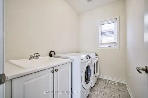 68 Homer Crescent Aurora ON L4G 1A6