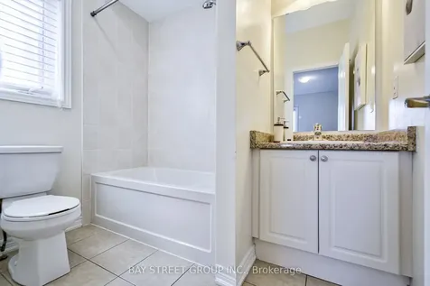 68 Homer Crescent Aurora ON L4G 1A6