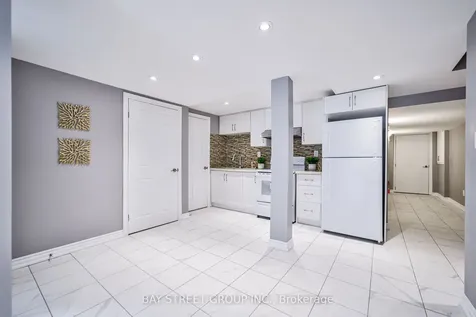 68 Homer Crescent Aurora ON L4G 1A6