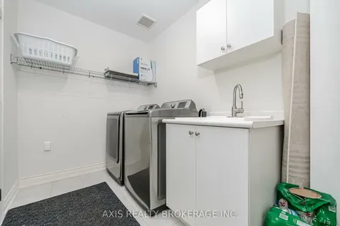 17 Grinnel Road East Gwillimbury ON L9N 0X5