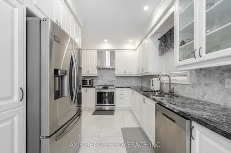 17 Grinnel Road East Gwillimbury ON L9N 0X5