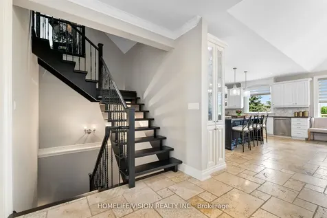 29 Grandview Crescent Bradford West Gwillimbury ON L3Z 2A5