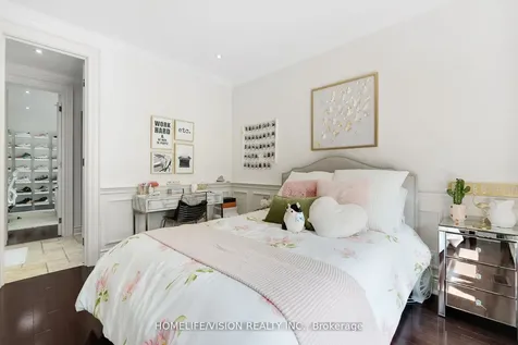 29 Grandview Crescent Bradford West Gwillimbury ON L3Z 2A5