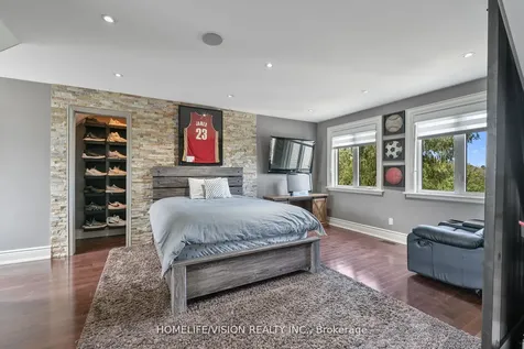 29 Grandview Crescent Bradford West Gwillimbury ON L3Z 2A5