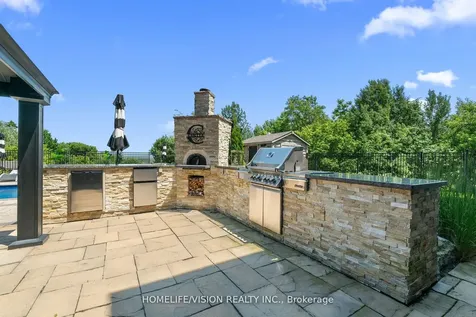 29 Grandview Crescent Bradford West Gwillimbury ON L3Z 2A5