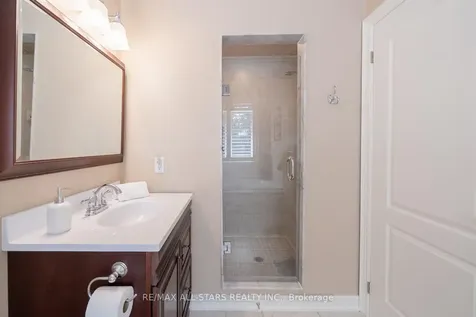 79 Gardiner Drive Bradford West Gwillimbury ON L3Z 3G2