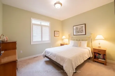 79 Gardiner Drive Bradford West Gwillimbury ON L3Z 3G2