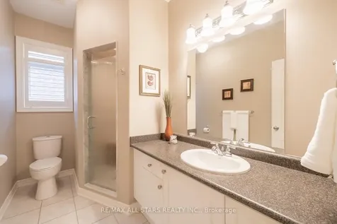 79 Gardiner Drive Bradford West Gwillimbury ON L3Z 3G2