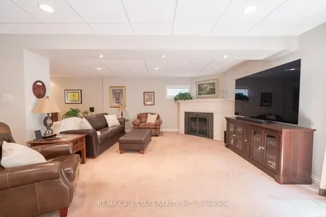 79 Gardiner Drive Bradford West Gwillimbury ON L3Z 3G2