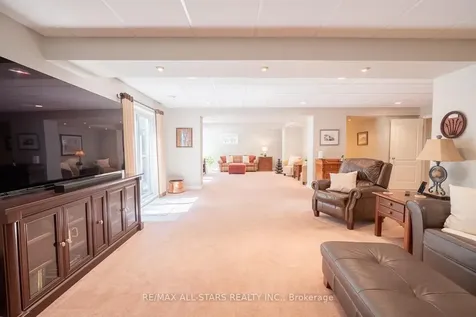 79 Gardiner Drive Bradford West Gwillimbury ON L3Z 3G2