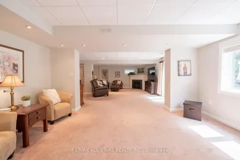 79 Gardiner Drive Bradford West Gwillimbury ON L3Z 3G2