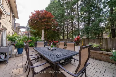 79 Gardiner Drive Bradford West Gwillimbury ON L3Z 3G2