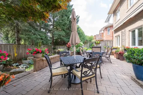 79 Gardiner Drive Bradford West Gwillimbury ON L3Z 3G2