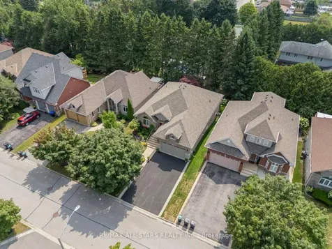 79 Gardiner Drive Bradford West Gwillimbury ON L3Z 3G2