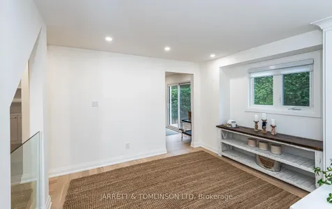 171 Walton Drive Aurora ON L4G 3P8