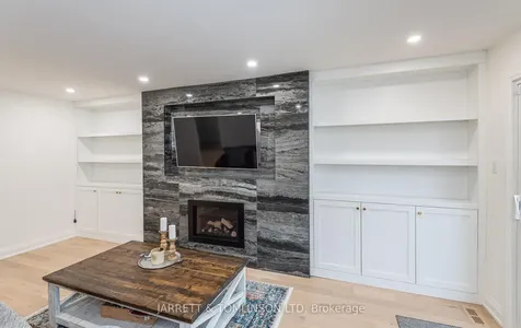 171 Walton Drive Aurora ON L4G 3P8