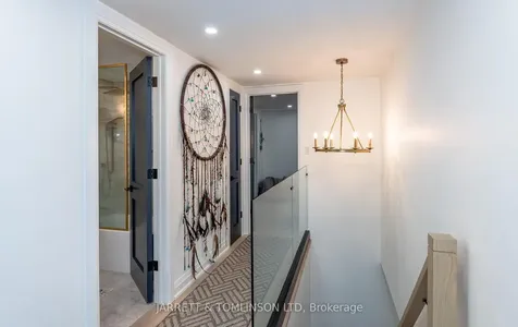 171 Walton Drive Aurora ON L4G 3P8