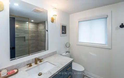 171 Walton Drive Aurora ON L4G 3P8