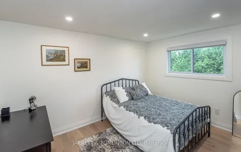 171 Walton Drive Aurora ON L4G 3P8