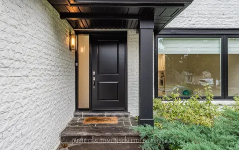 171 Walton Drive Aurora ON L4G 3P8