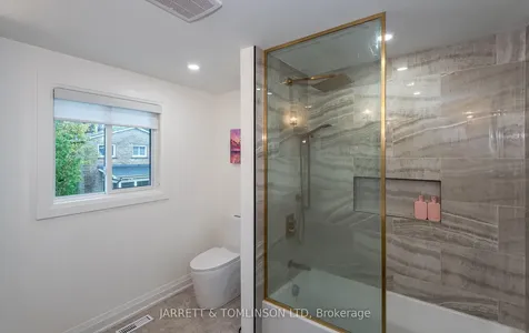 171 Walton Drive Aurora ON L4G 3P8