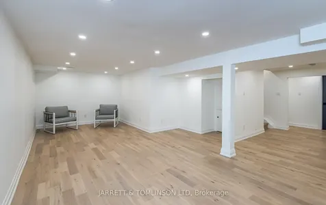 171 Walton Drive Aurora ON L4G 3P8