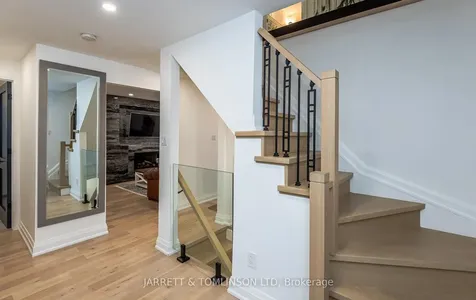 171 Walton Drive Aurora ON L4G 3P8