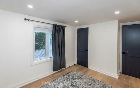 171 Walton Drive Aurora ON L4G 3P8