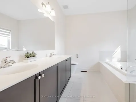 233 Butternut Ridge Trail Aurora ON L4G 3P1