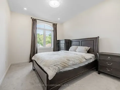 233 Butternut Ridge Trail Aurora ON L4G 3P1