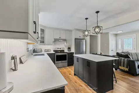 15 Burbank Circle Adjala-tosorontio ON L0M 1J0