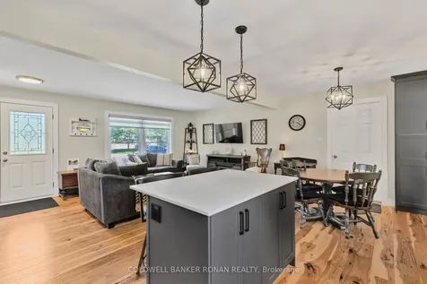 15 Burbank Circle Adjala-tosorontio ON L0M 1J0