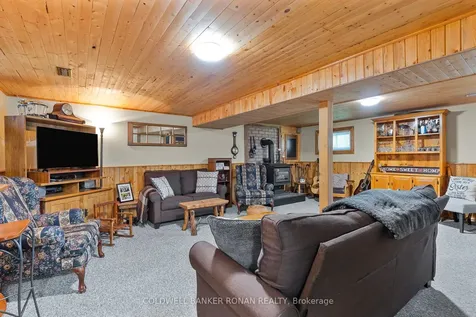 15 Burbank Circle Adjala-tosorontio ON L0M 1J0