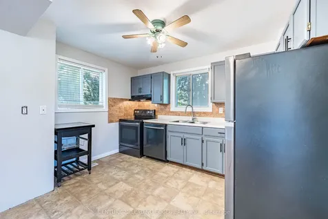 2 Lee Gate Aurora ON L4G 2J7