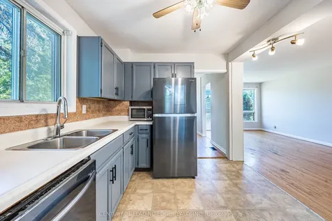 2 Lee Gate Aurora ON L4G 2J7