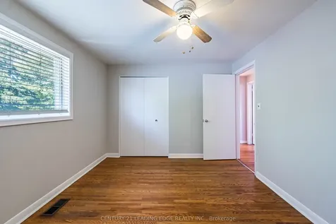 2 Lee Gate Aurora ON L4G 2J7