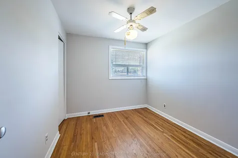 2 Lee Gate Aurora ON L4G 2J7