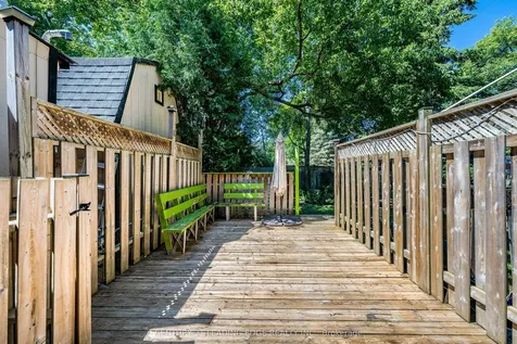 2 Lee Gate Aurora ON L4G 2J7