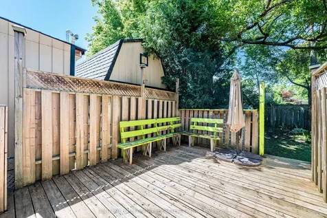 2 Lee Gate Aurora ON L4G 2J7